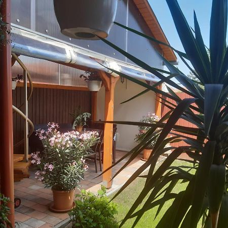 Boglárka Apartman Gyula Exterior foto