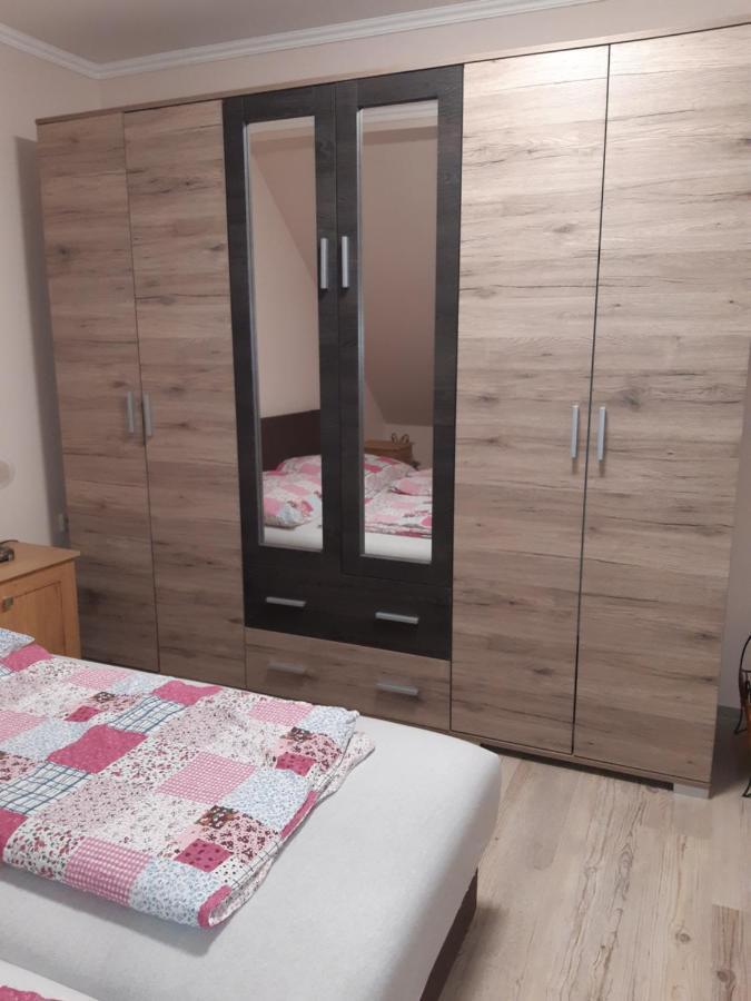Boglárka Apartman Gyula Exterior foto