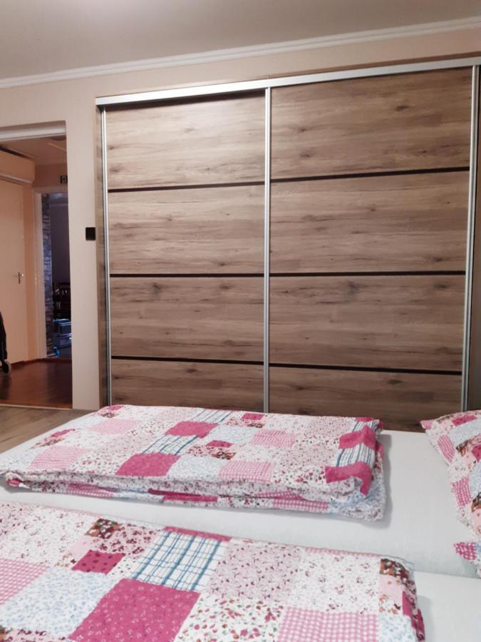 Boglárka Apartman Gyula Exterior foto