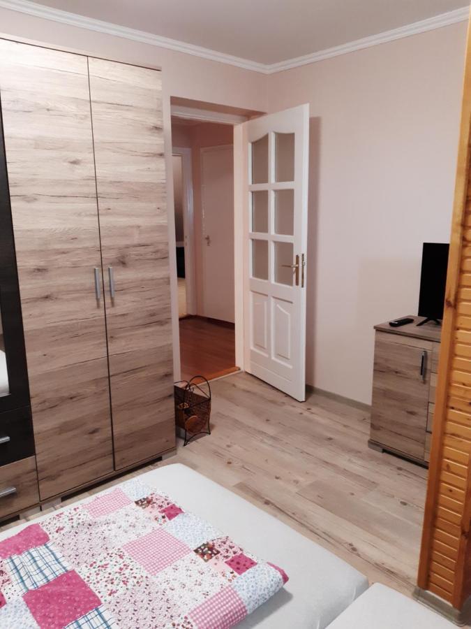 Boglárka Apartman Gyula Exterior foto