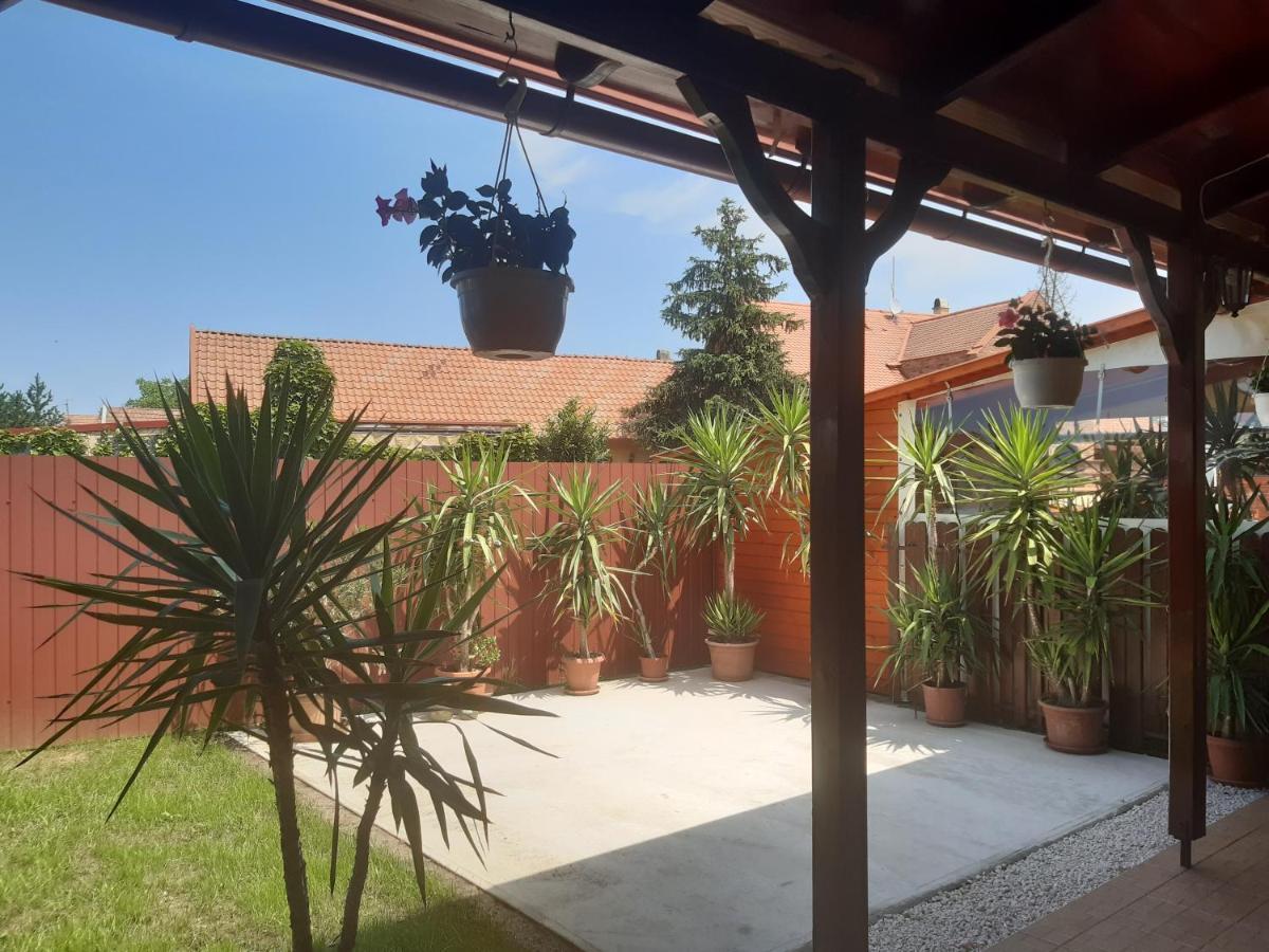 Boglárka Apartman Gyula Exterior foto