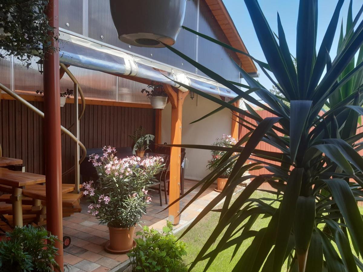 Boglárka Apartman Gyula Exterior foto